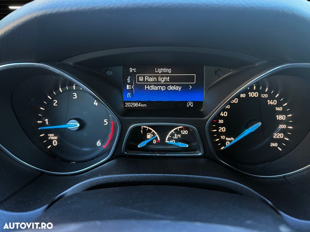 Ford Focus 1.5 EcoBlue Titanium Business - 25