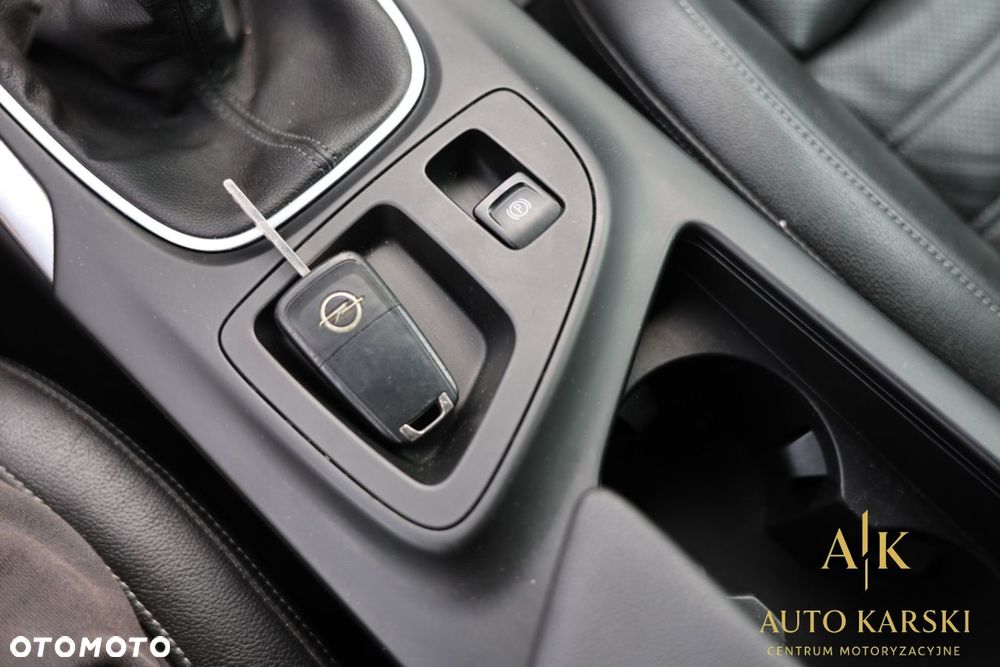 Opel Insignia - 28
