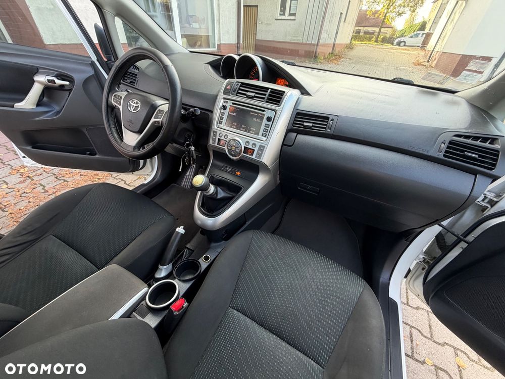 Toyota Corolla Verso 2.0 D-4D Prestige 7os - 9