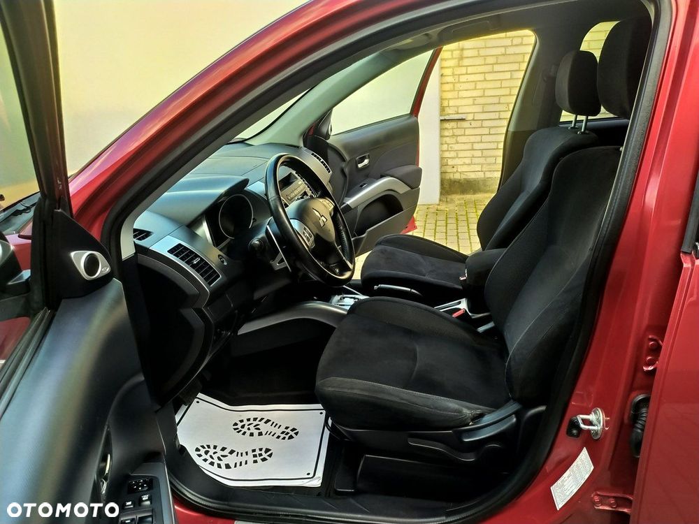 Mitsubishi Outlander 2.4 4WD CVT Intense - 16