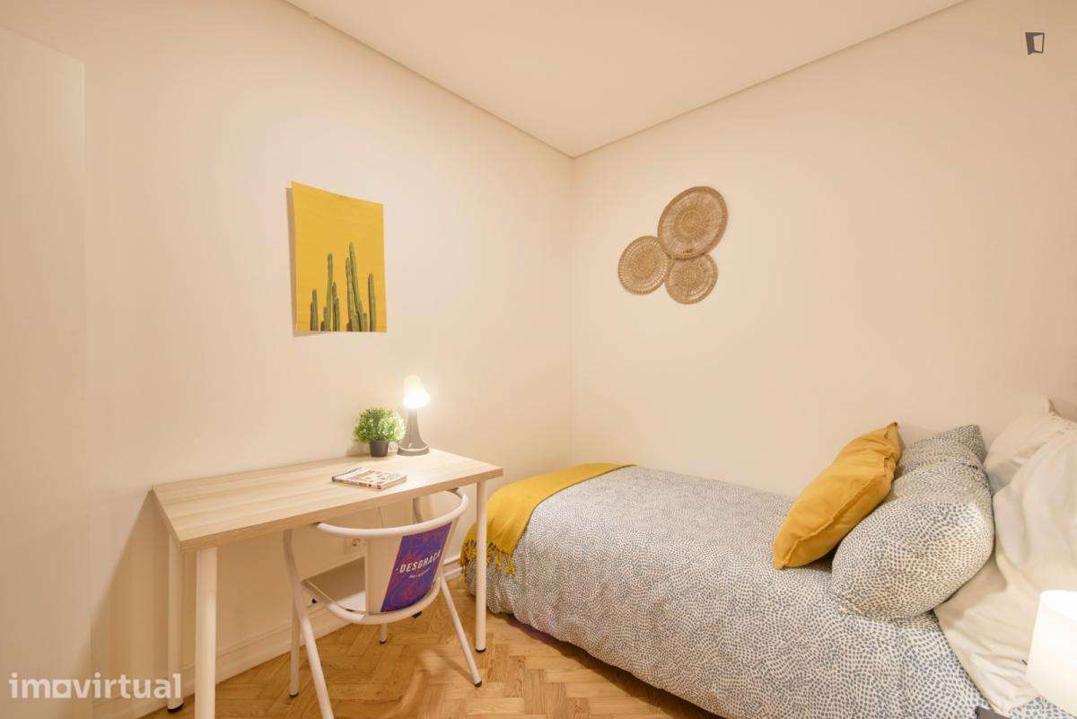 Quarto - localizado em Roma-Areeiro Lisbon - Grande imagem: 3/24