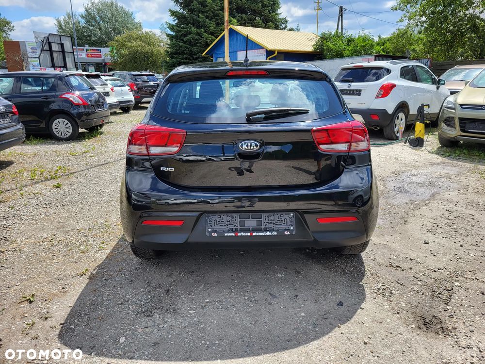 Kia Rio - 10