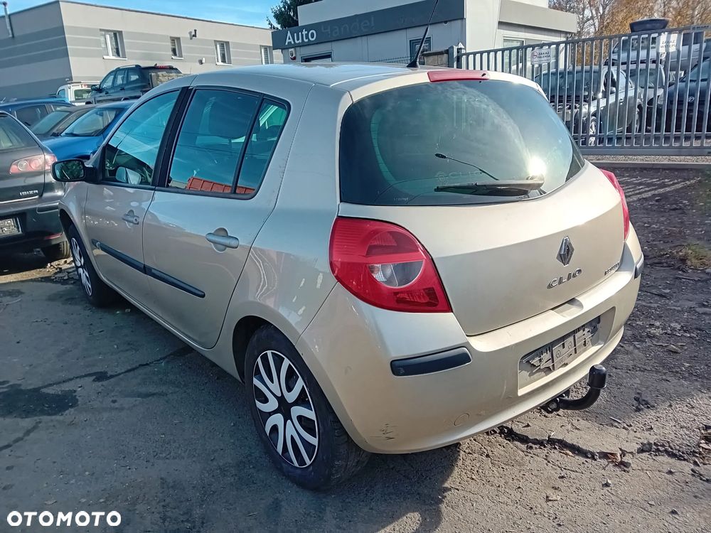 *RENAULT CLIO III* Samochód na części - 2