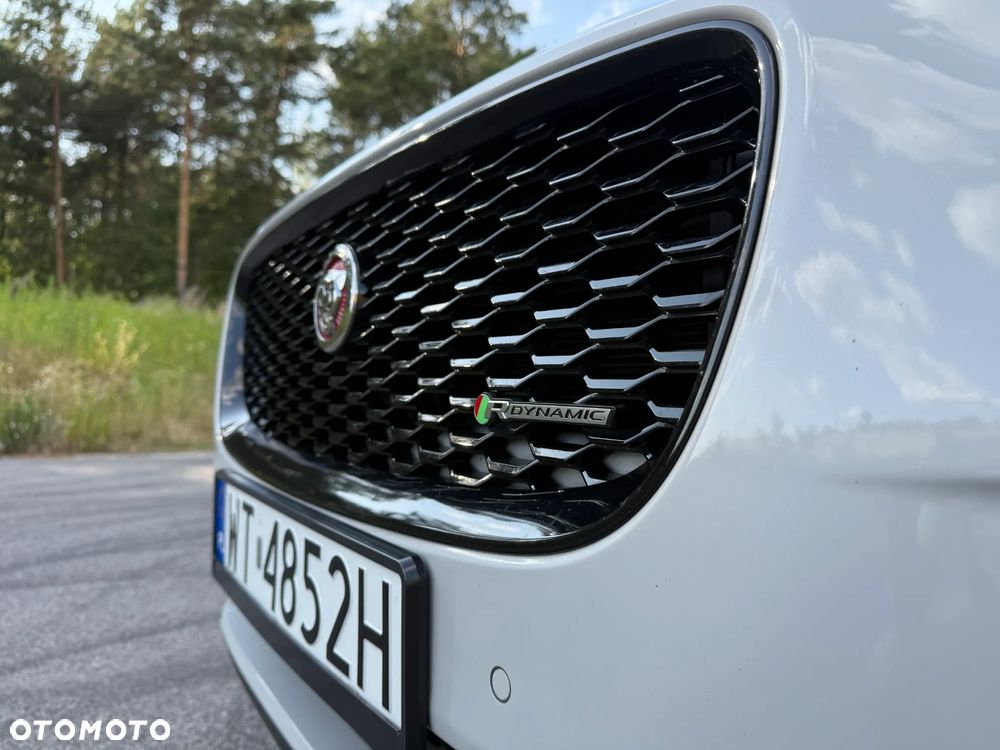 Jaguar E-Pace D150 AWD R-Dynamic S - 23