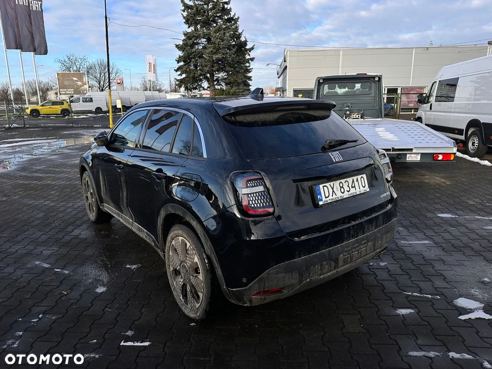 Fiat 600 1.2 Turbo La Prima eDCT - 4