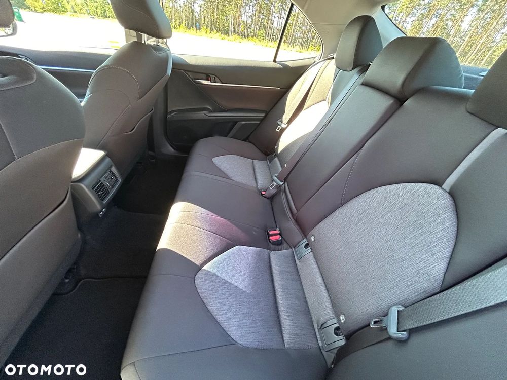 Toyota Camry 2.5 Hybrid Comfort CVT - 21
