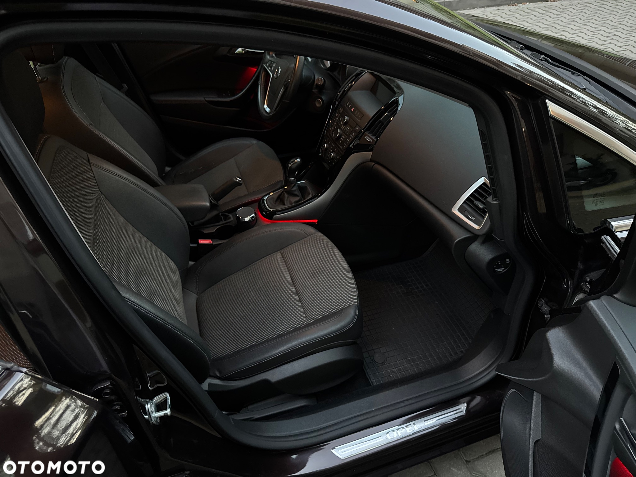 Opel Astra IV 1.4 T Cosmo - 20