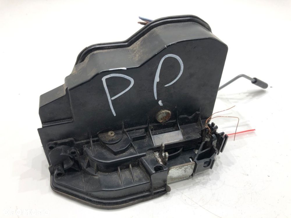 ZAMEK DRZWI PRAWY PRZÓD  BMW X3 (F25) 2010 - 2017 xDrive 20 d 135 kW [184 KM] olej napędowy 2010 - - 3