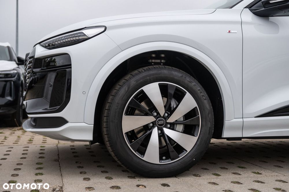 Audi Q6 e-tron - 6