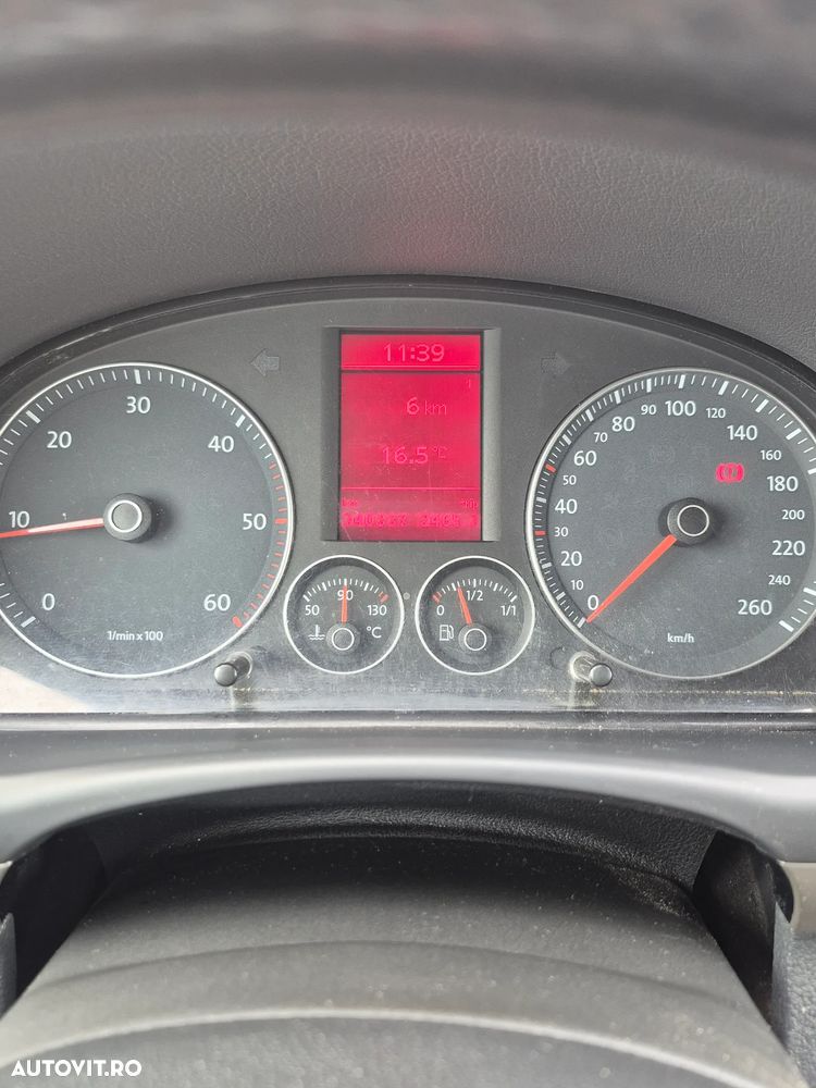 Volkswagen Touran 2.0 TDI DPF Trendline - 9