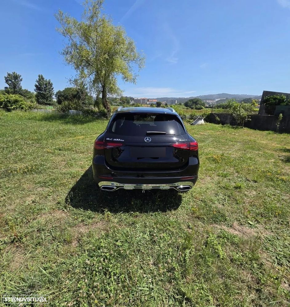 Mercedes-Benz GLC 300 d 4Matic — fotografia 17
