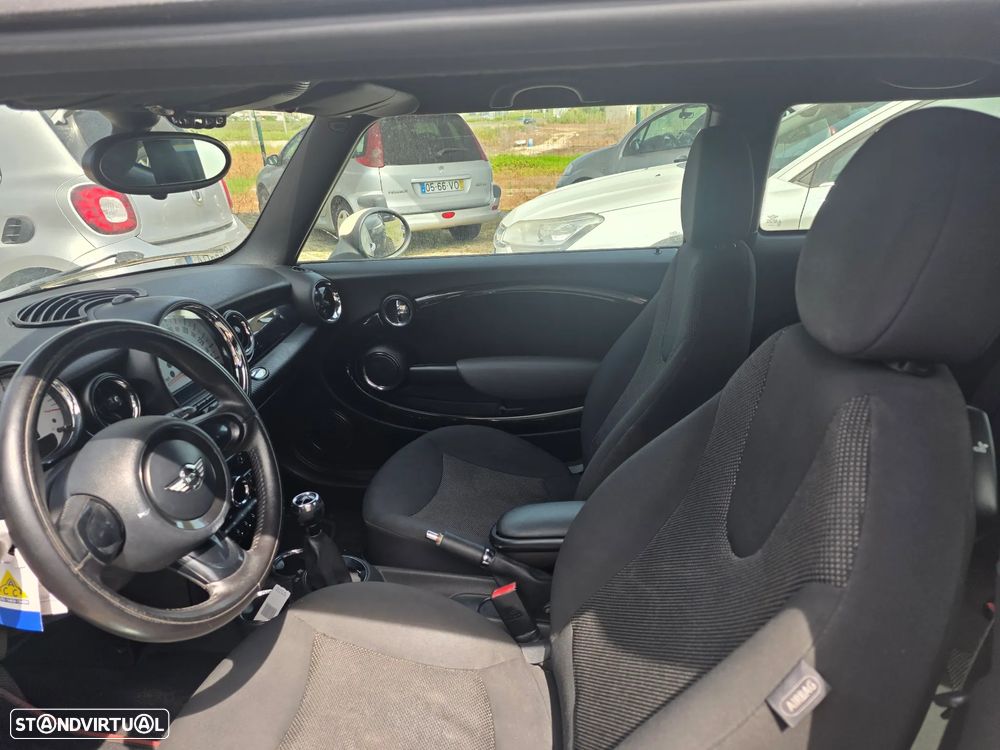 MINI 3 Portas Cooper D - 5
