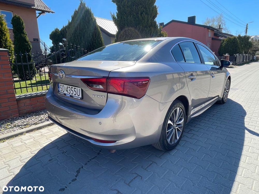 Toyota Avensis - 4