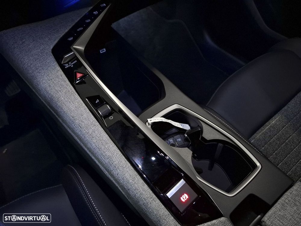 Peugeot 3008 1.6 Plug-in Hybrid Allure e-DCS7 — fotografia 18