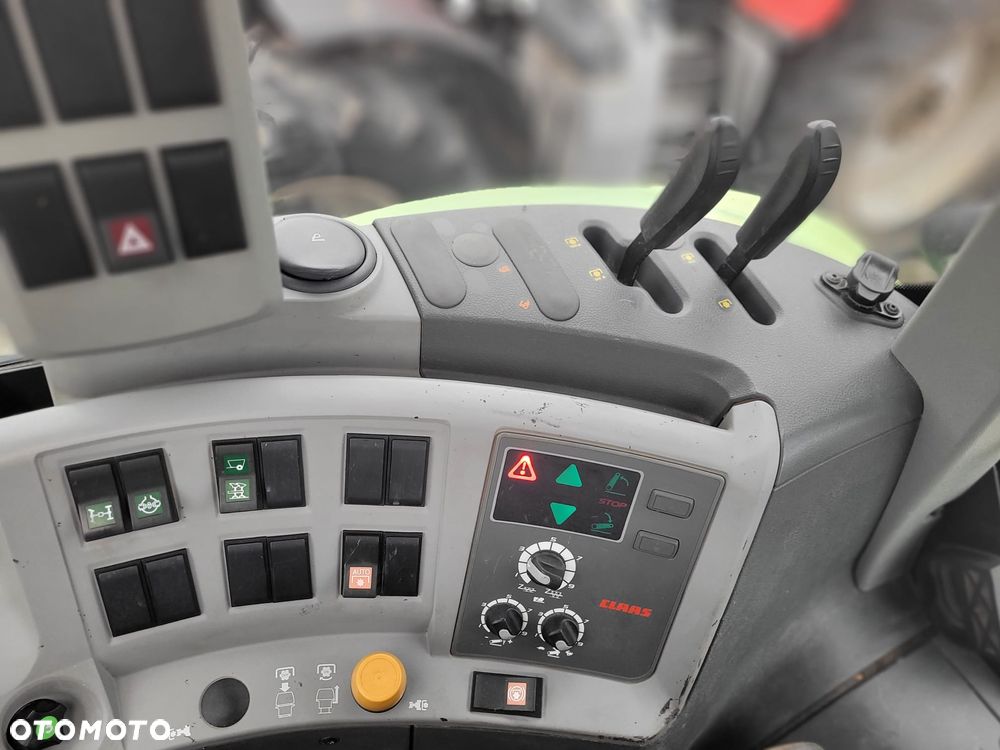 Claas Arion 520 - 11