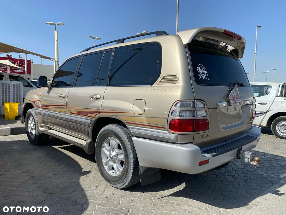 Toyota Land Cruiser - 39