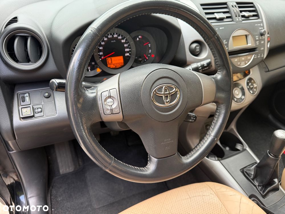 Toyota RAV4 2.0 VVT-i Sol - 33