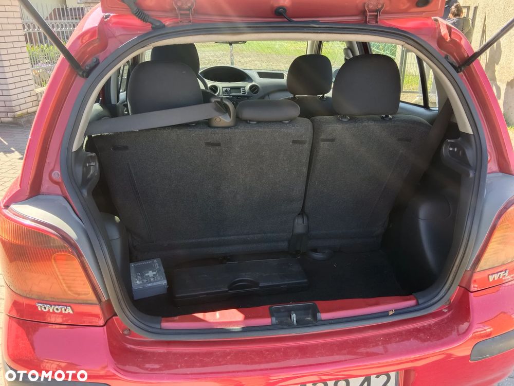 Toyota Yaris 1.0 Base - 8