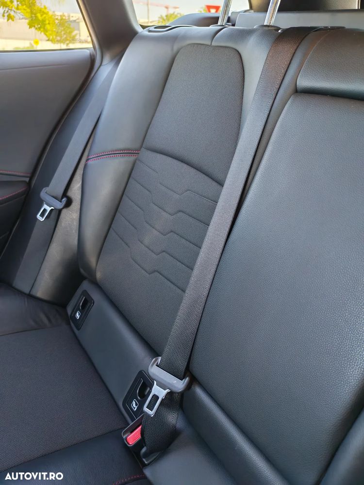 Toyota Corolla - 12