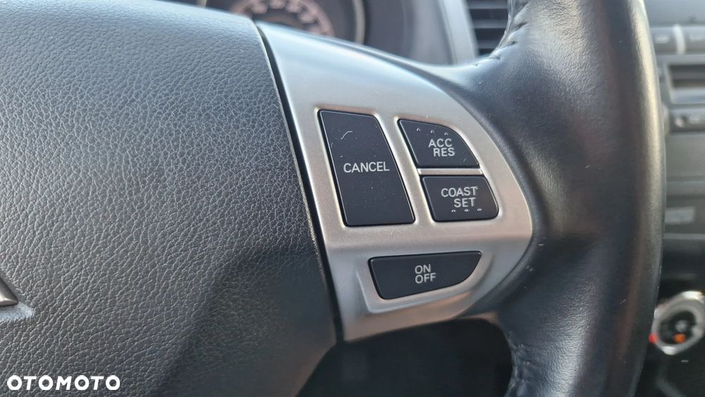 Mitsubishi Outlander 2.0 Invite 2WD - 22
