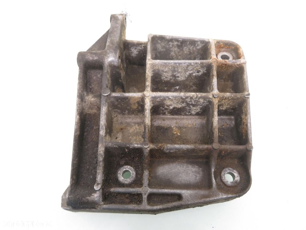 ŁAPA SPRĘŻARKI AUDI 80 B4 Avant 2.0 E - ABK 050260885D - 2