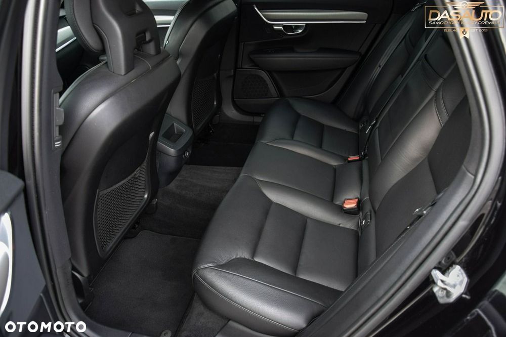 Volvo V90 D5 SCR AWD Inscription - 28