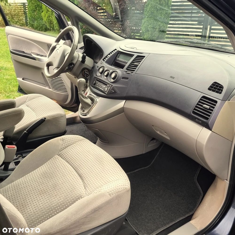Mitsubishi Grandis 2.4 Intense - 4