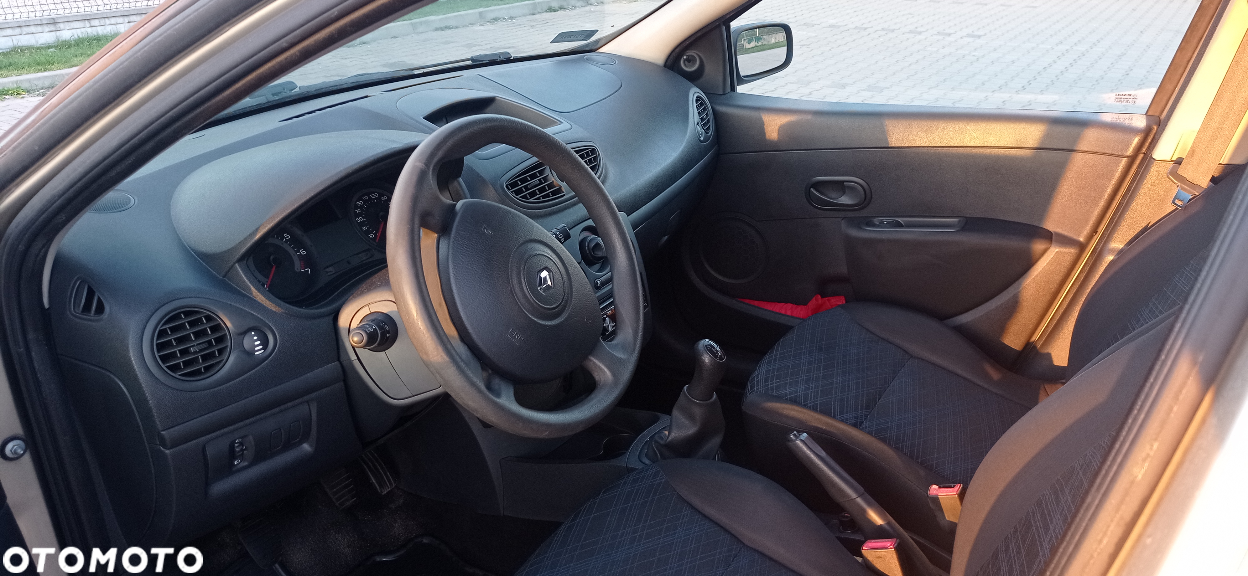Renault Clio 1.2 16V Wind - 10
