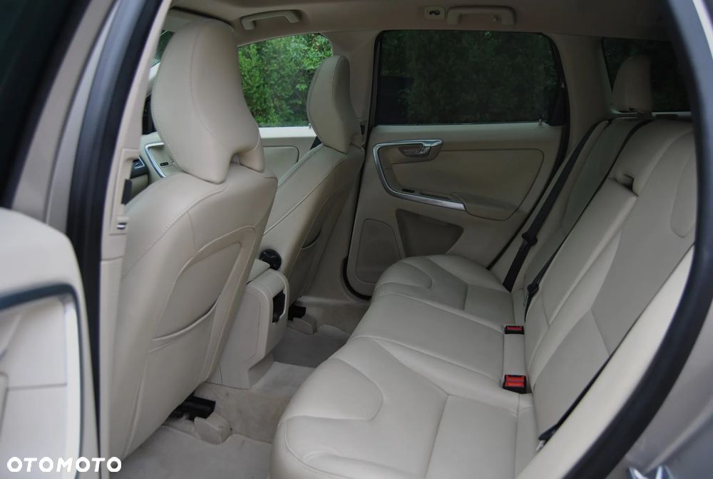 Volvo XC 60 T5 Geartronic Summum - 6