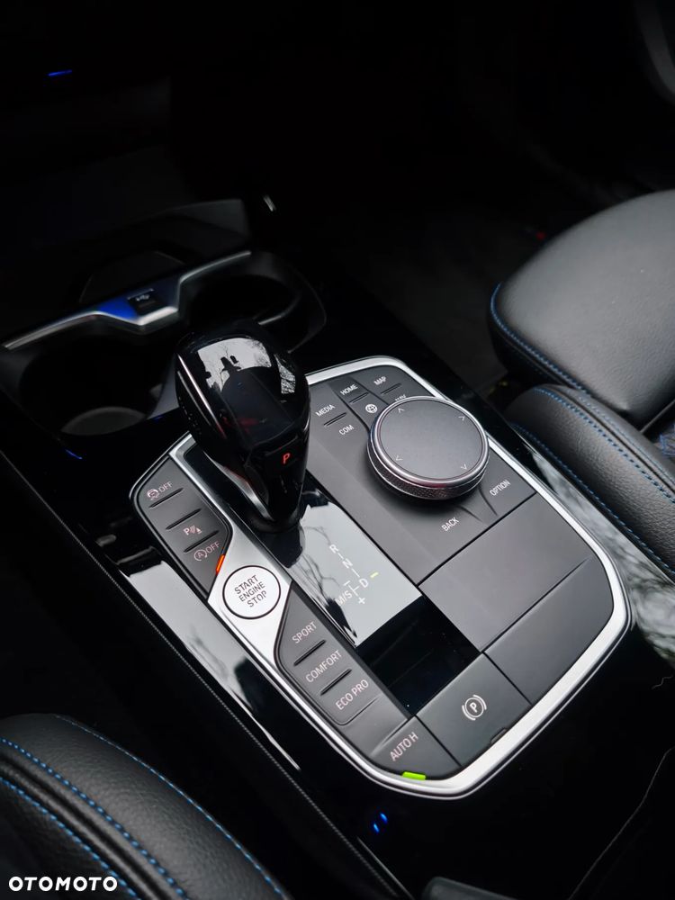 BMW Seria 2 220i M Sport - 10