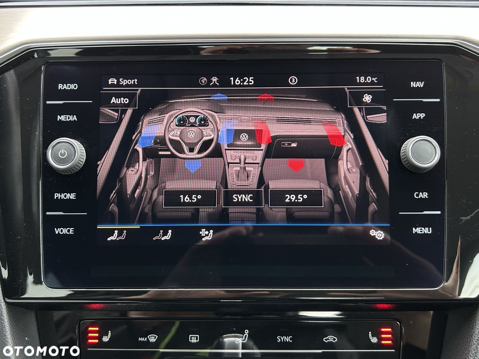 Volkswagen Passat 1.5 TSI EVO Elegance DSG - 35