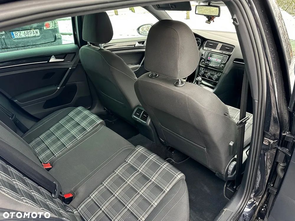 Volkswagen Golf 2.0 TDI BMT GTD - 9