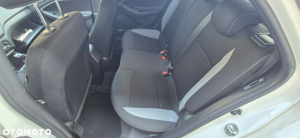 Hyundai i20 1.1 CRDi Comfort - 10