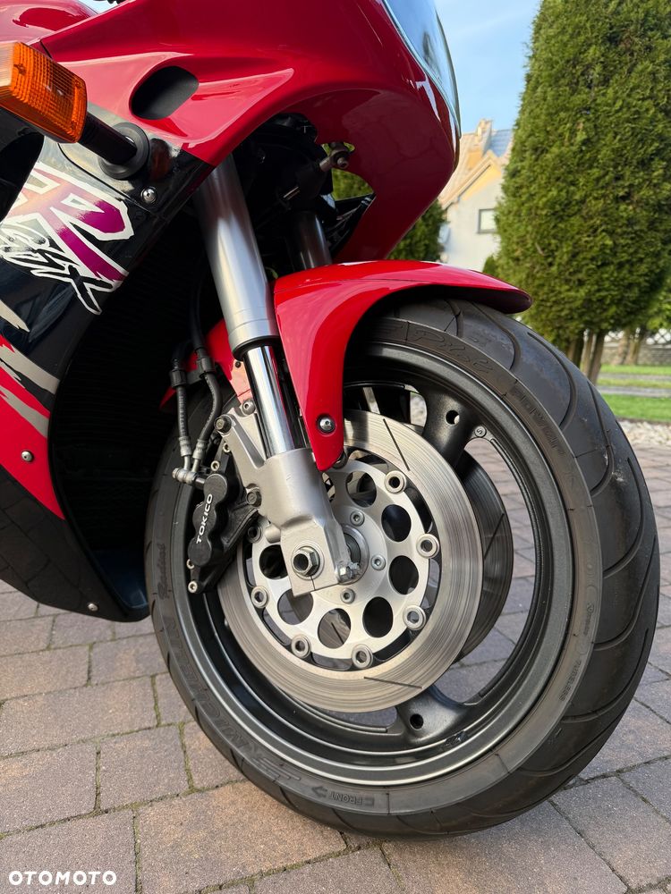 Suzuki GSX-R - 18
