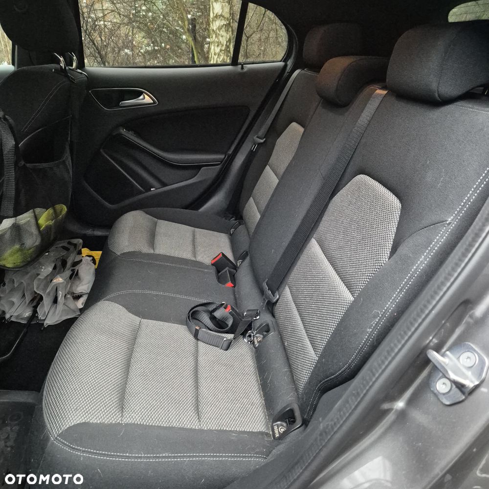 Mercedes-Benz GLA 200 7G-DCT Style - 9