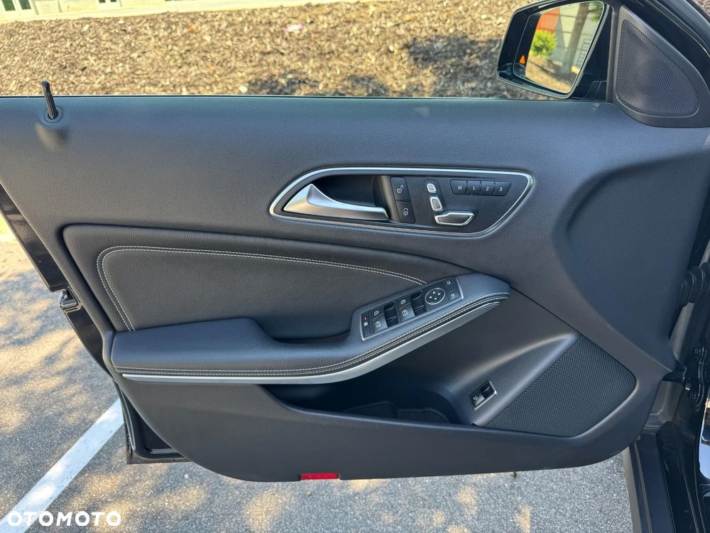 Mercedes-Benz GLA 250 4Matic 7G-DCT AMG Line - 18