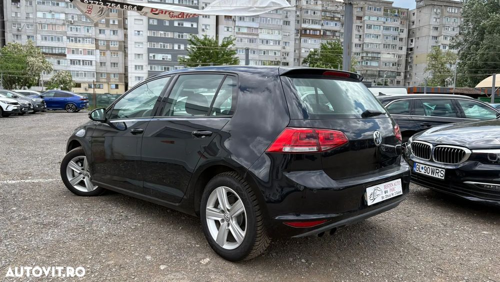 Volkswagen Golf - 27
