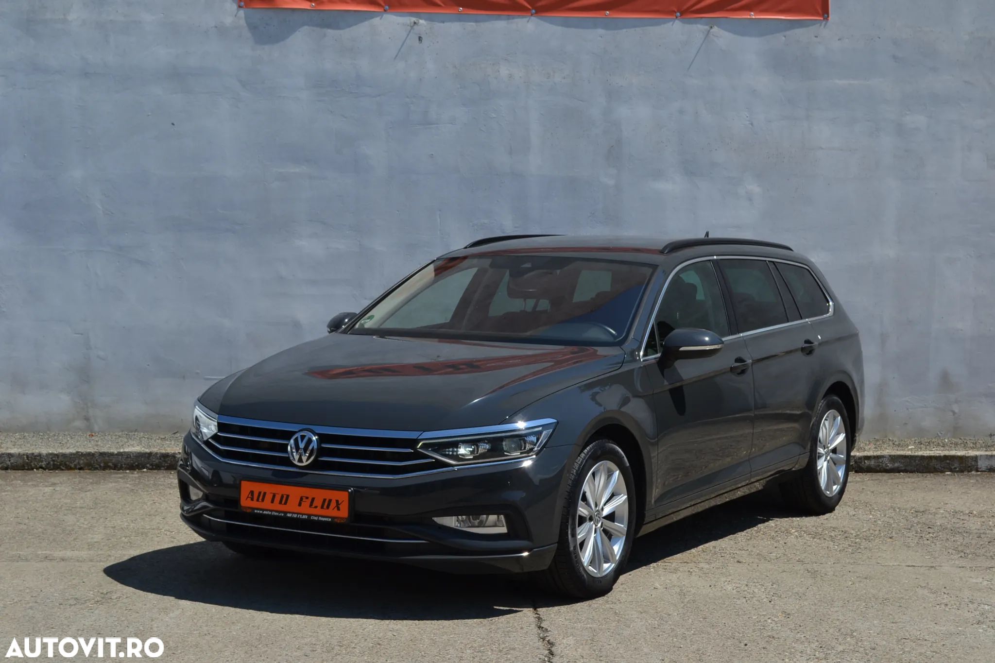 Volkswagen Passat Variant 2.0 TDI SCR DSG Business - 1