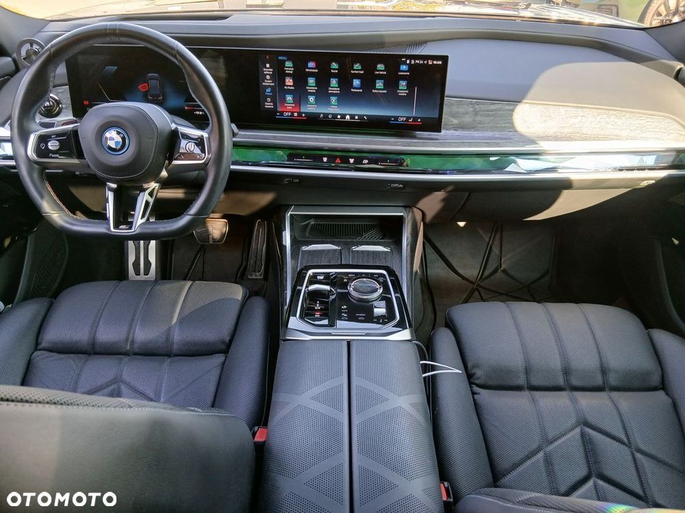 BMW i7 - 17
