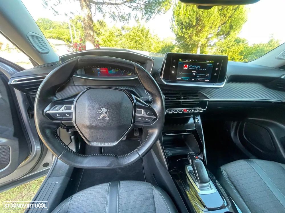 Peugeot e-2008 Allure - 19