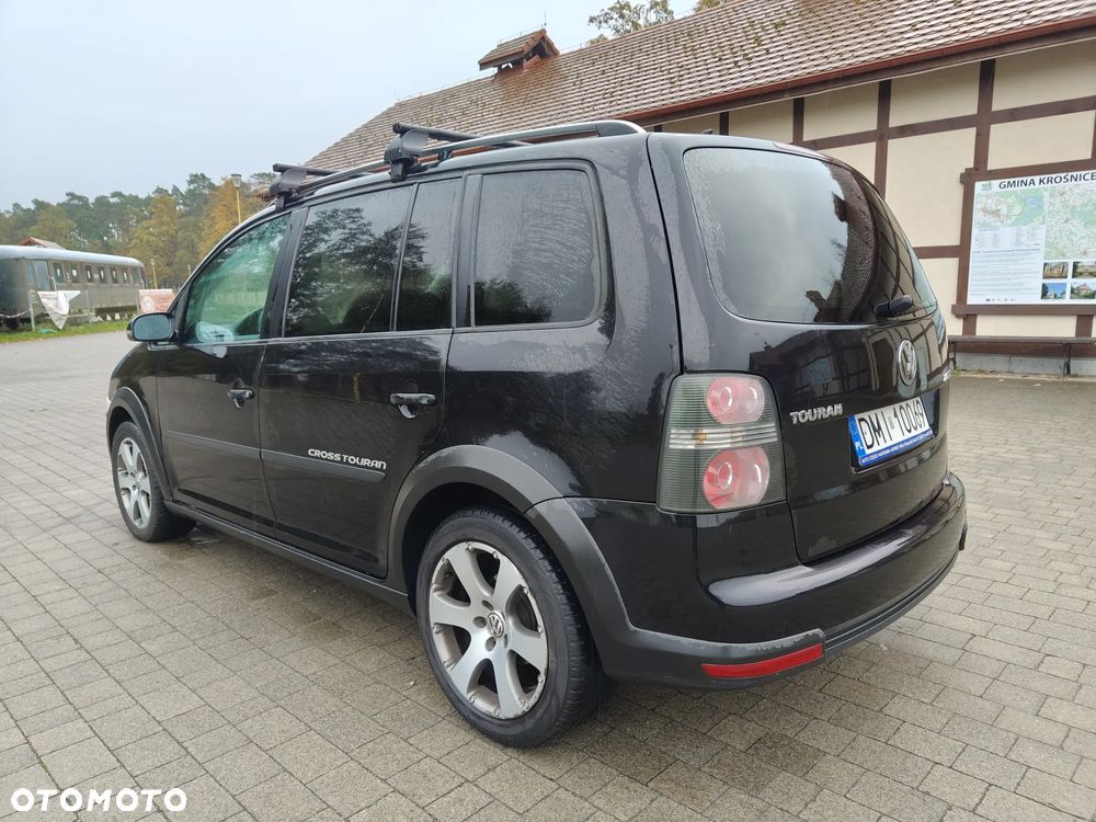 Volkswagen Touran 2.0 TDI DPF Cross - 1