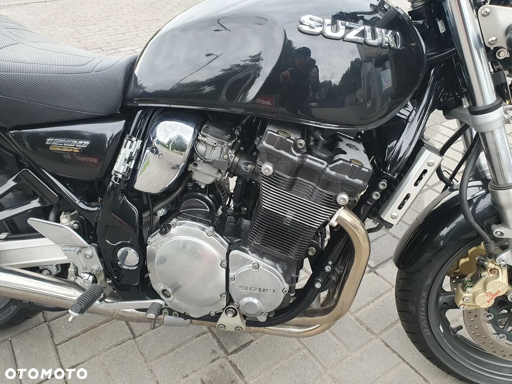 Suzuki GSX - 13