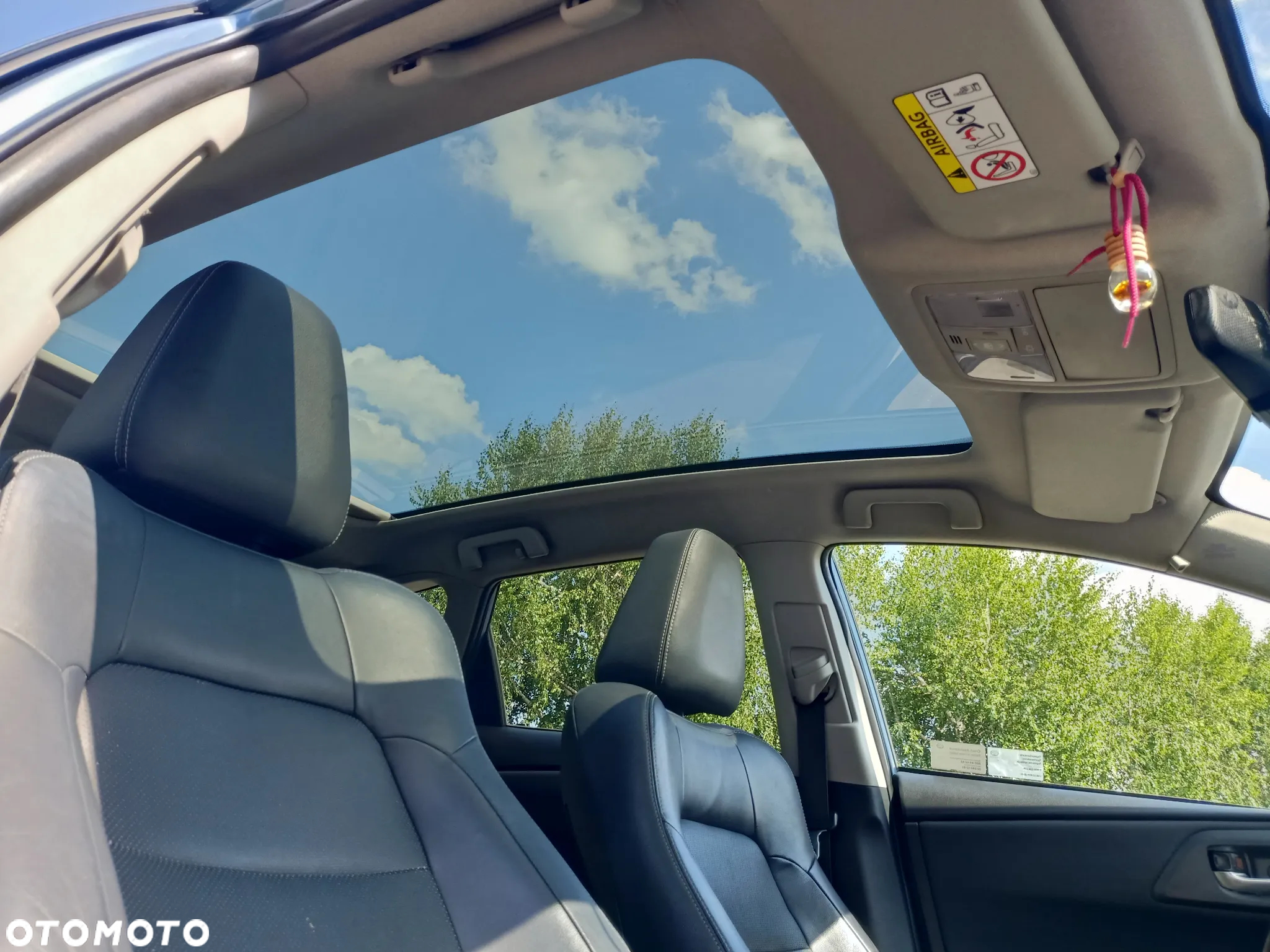 Toyota Auris Hybrid 135 Prestige - 26