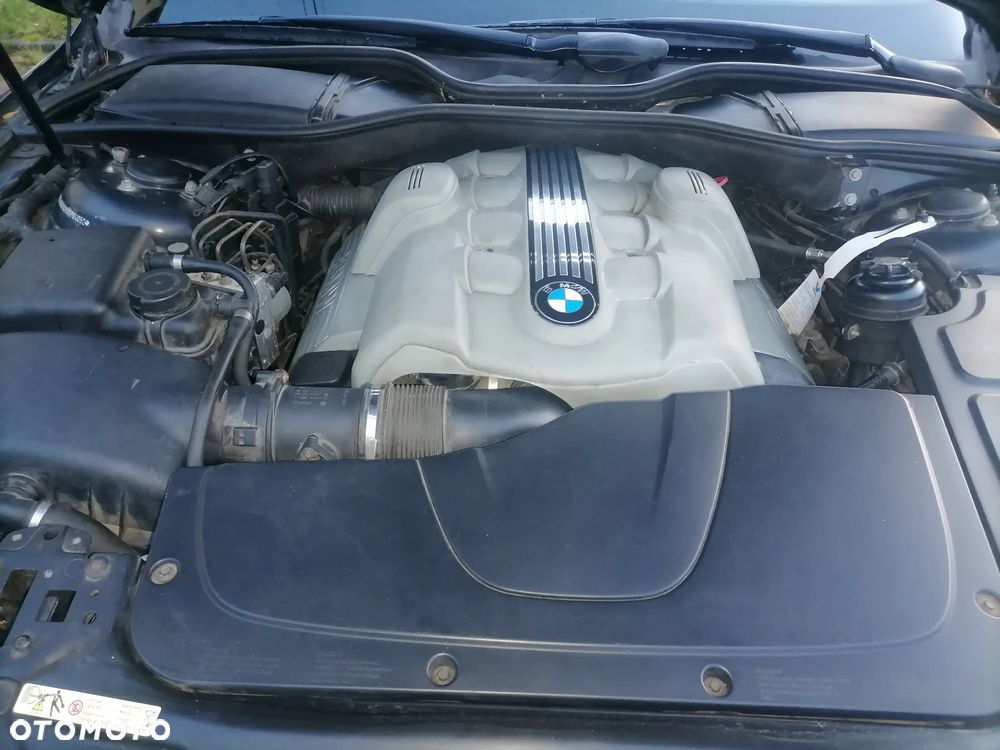 BMW Seria 7 745i L - 8