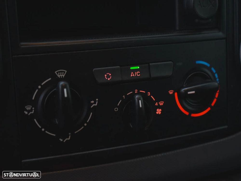 Peugeot PARTNER  1.6 BLUEHDI 100 - 24