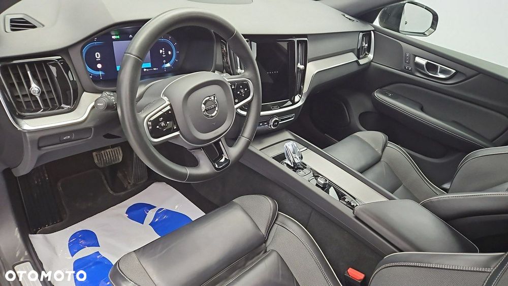 Volvo V60 B4 D Plus Dark - 9