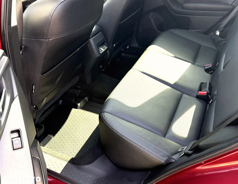 Subaru Forester 2.0i Platinum Lineartronic - 17