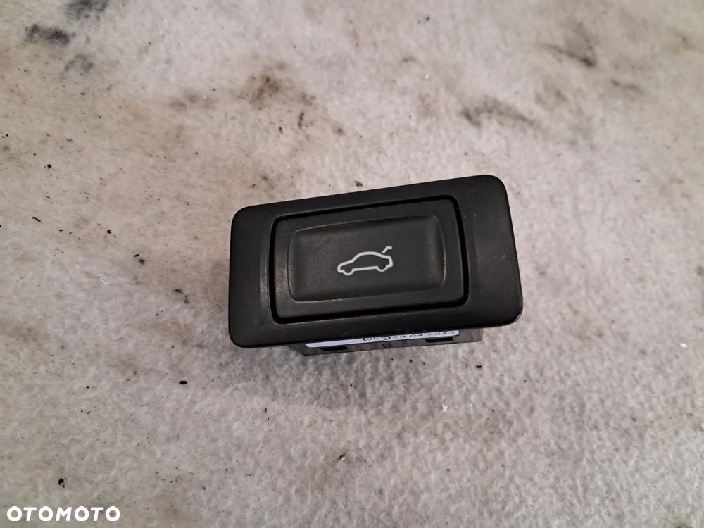 Przycisk Zamykania Klapy Bagażnika 4G0959831A Q3 Q5 A4 A5 A6 A8 - 1