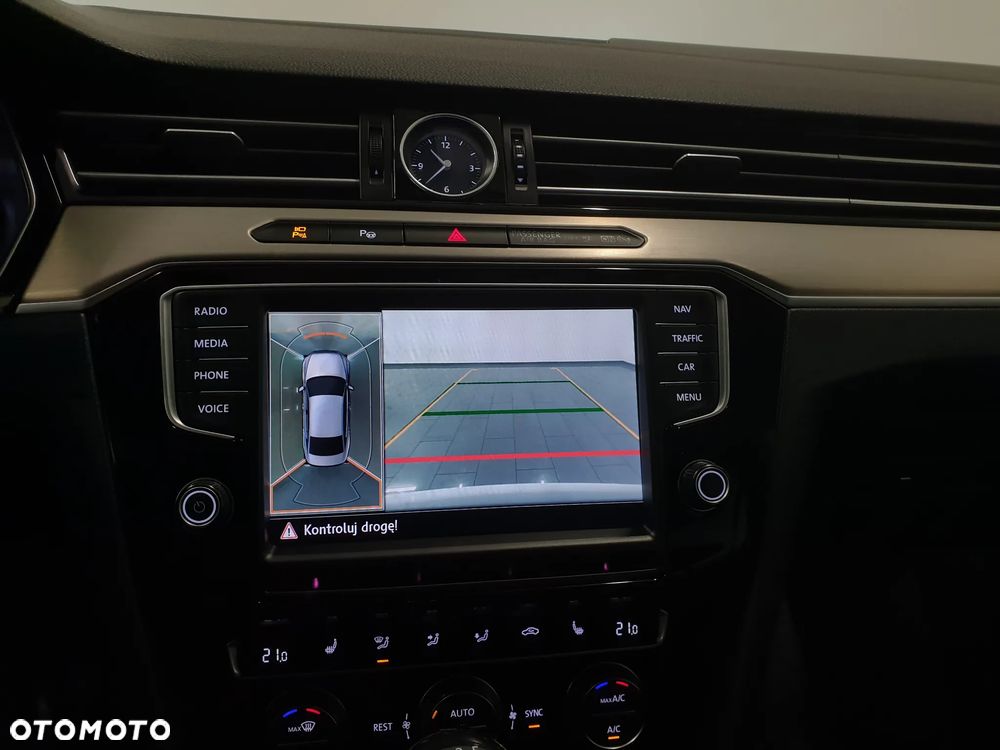 Volkswagen Passat 2.0 TDI BMT Highline - 22