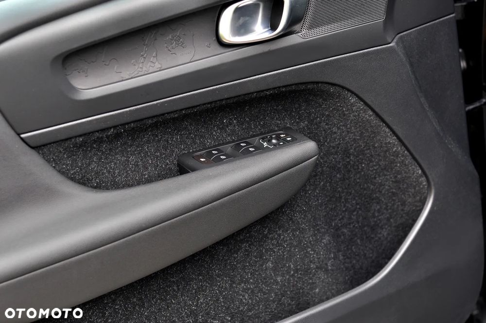 Volvo XC 40 T3 Momentum Pro - 17